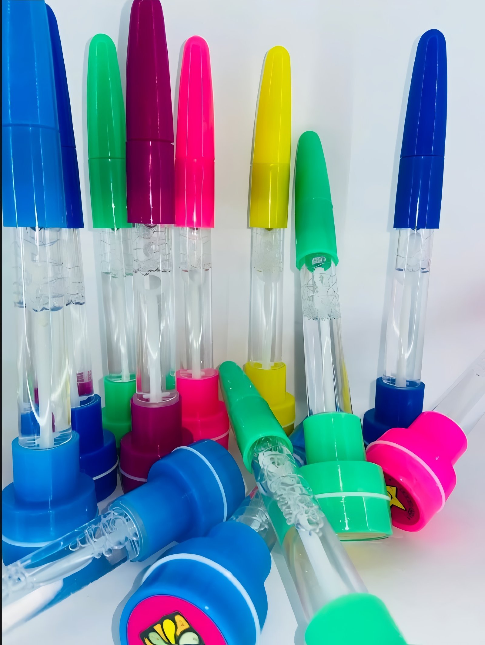 4-in-1 Pen with Stamp, Bubbles, Light, and Writing Function - Image 2